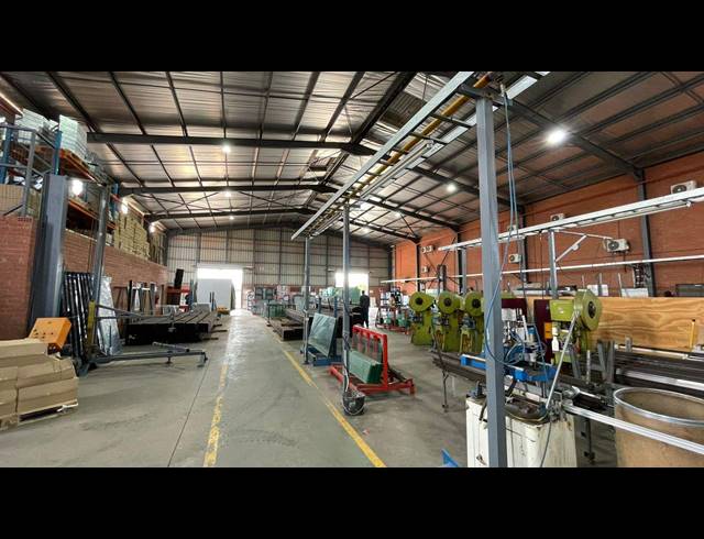 2,051M² WAREHOUSE TO LET IN SUNDERLAND RIDGE